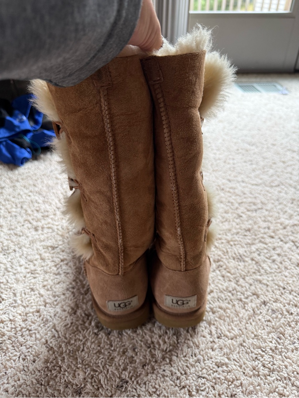 Authentic tall UGG boots - Picture 2 of 3